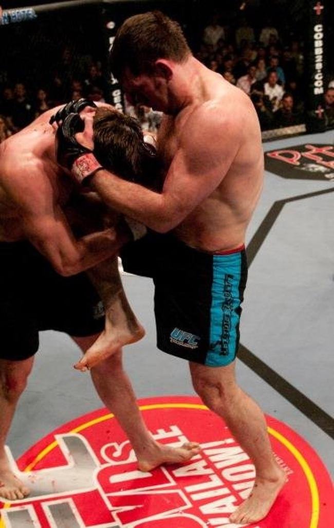 Imagens da final do The Ultimate Fighter 1, entre Forrest Griffin e Stephan Bonnar, vencida por Griffin