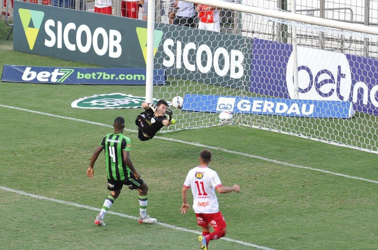 Fotos do jogo entre Amrica e Villa Nova, no Independncia, em BH, pela 9 rodada do Campeonato Mineiro