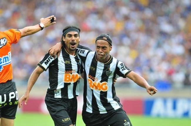 Fotos exclusivas do clssico entre Cruzeiro e Atltico na reabertura oficial do Mineiro