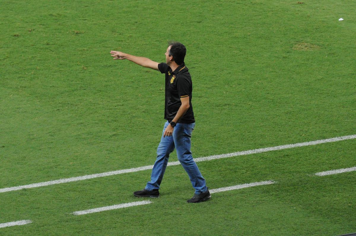 Fotos do duelo entre Cruzeiro e Sampaio Corra, no Mineiro, pela 14 rodada da Srie B do Campeonato Brasileiro