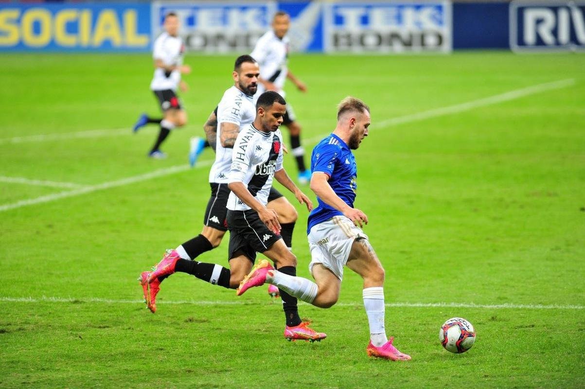 Fotos do jogo entre Cruzeiro e Vasco, no Mineiro, em Belo Horizonte, pela sexta rodada da Srie B do Brasileiro de 2021