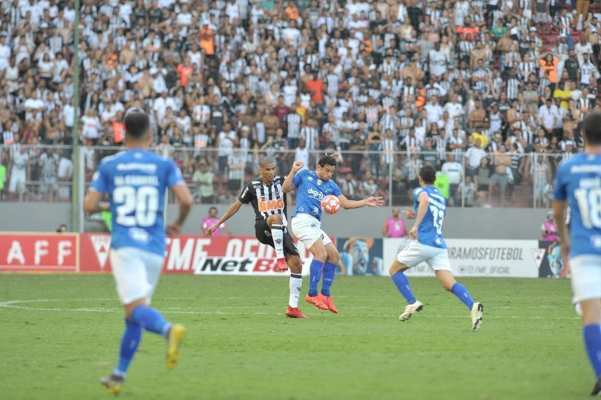 Fotos do primeiro tempo da finalssima do Mineiro, entre Atltico e Cruzeiro, no Independncia