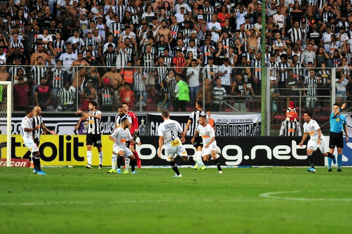 Fotos do jogo entre Atltico e Corinthians no Independncia