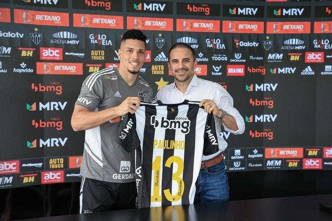 Paulinho foi oficialmente apresentado na Cidade do Galo nesta sexta-feira (16/12).