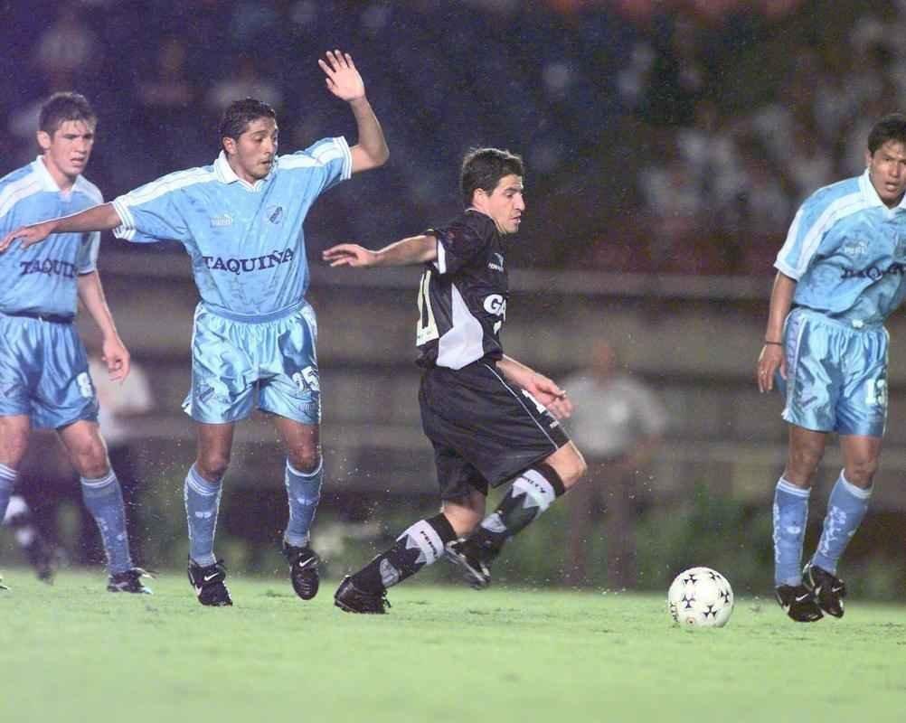 2000 - 17 de fevereiro - Atltico 1 x 0 Bolvar-BOL - Estdio Mineiro, Belo Horizonte - Primeira rodada da fase de grupos. Aps alguns anos longe da Libertadores, o Galo retornou vencendo o Bolvar por 1 a 0, com gol do meia Ramon Menezes. Naquela edio, o time alvinegro foi eliminado nas quartas de final para o Corinthians.