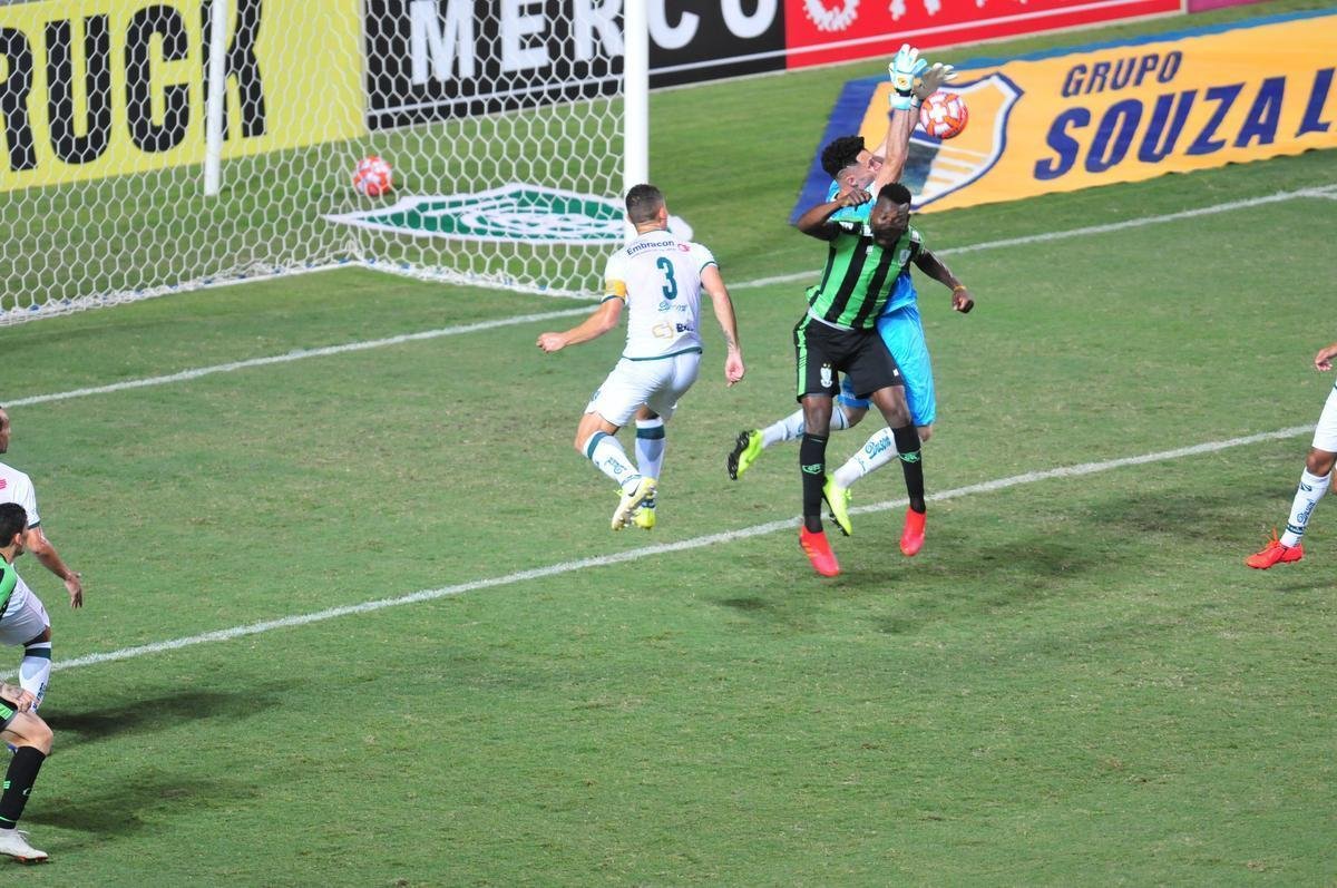 Amrica venceu a Caldense, com gols de Matheusinho e Joo Paulo, e avanou