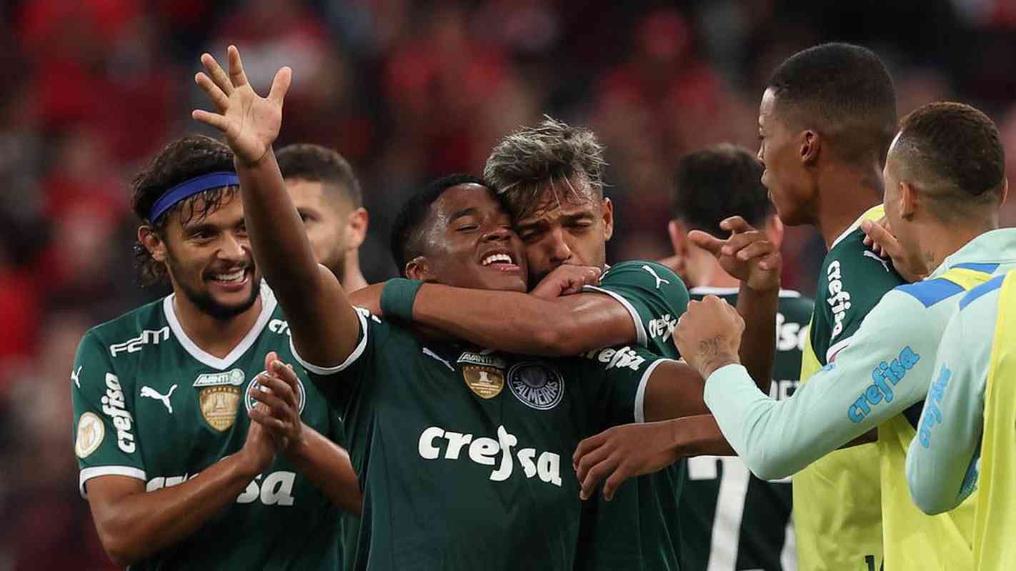 14 - Palmeiras - 3 vermelhos