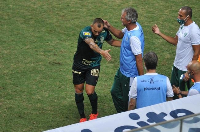 Fotos do jogo deste sbado entre Amrica e Coimbra, no Independncia, pelo Campeonato Mineiro