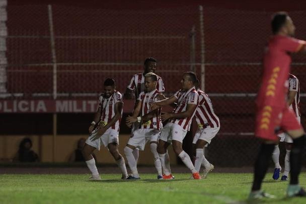 Timbu venceu a equipe paranaense fora de casa com gols de Jean Carlos e Matheus Carvalho
