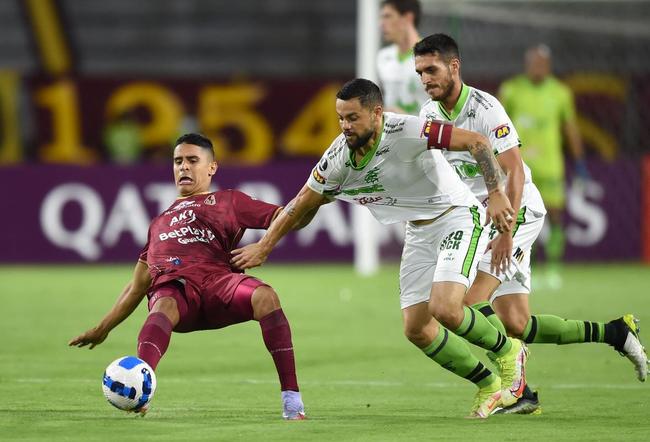 Com gol de pênalti, Maidana assume artilharia do América em 2022