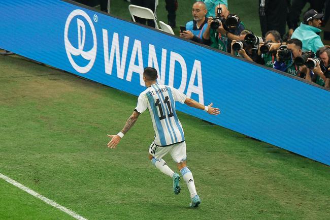 Di Mara ampliou a vantagem da Argentina para 2 a 0 na final da Copa do Mundo contra a Frana. Veja o gol por todos os ngulos
