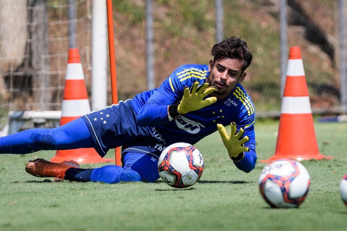 Treino acometeu em clima de descontrao no fechamento da preparao para o jogo deste domingo  