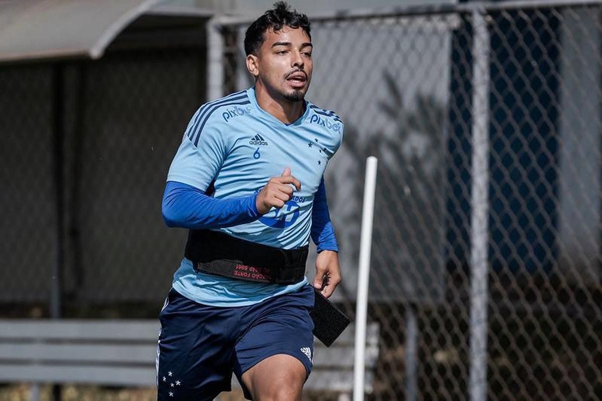 Matheus Bidu (lateral-esquerdo) - contrato at novembro de 2022