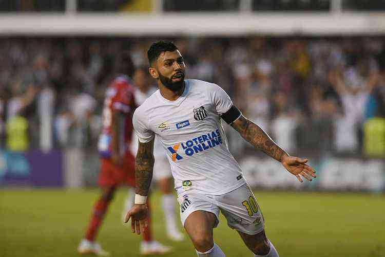 Santos confirma rescisão de contrato do atacante Bryan Angulo