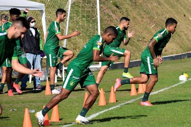 Mancini comandou primeiras atividades no Coelho nesta semana