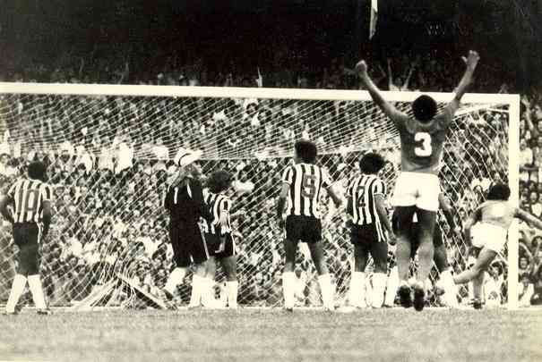 Eli Carlos - 17 gols em 1977 (Cruzeiro campeão)