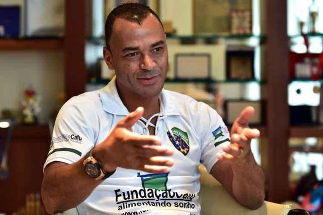 Lateral-direito: Cafu