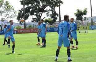 O Cruzeiro fez, nesta tera-feira, o ltimo treino em BH antes da viagem para Santiago, onde enfrenta a Universidad de Chile, pela Copa Libertadores