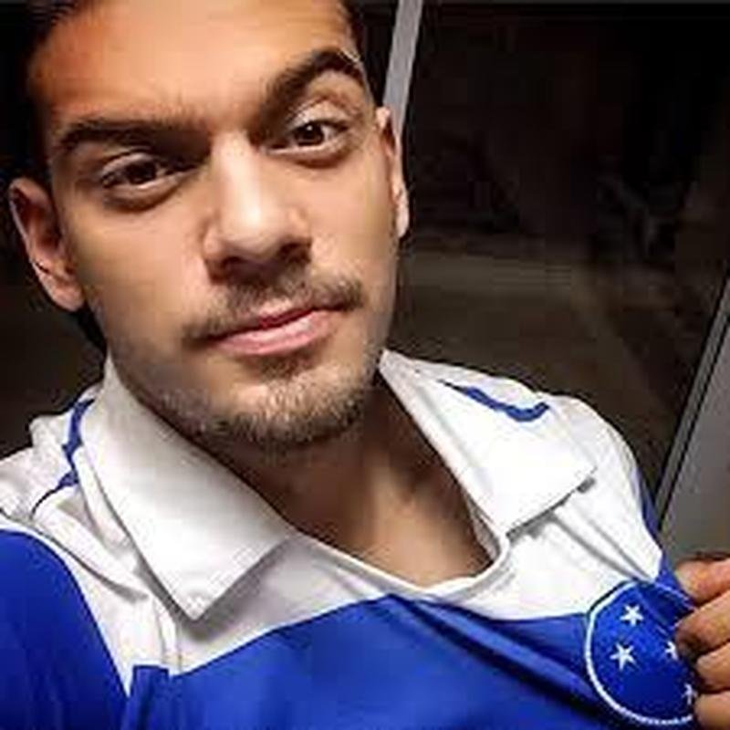 Outro cantor sertanejo torcedor do Cruzeiro  Lucas Lucco, natural de Patrocnio, no Tringulo Mineiro.