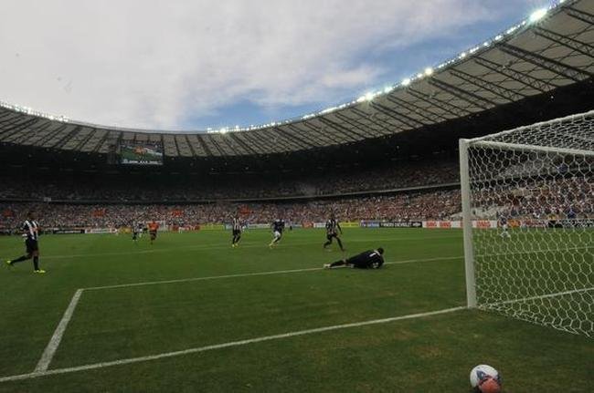 Fotos exclusivas do clssico entre Cruzeiro e Atltico na reabertura oficial do Mineiro