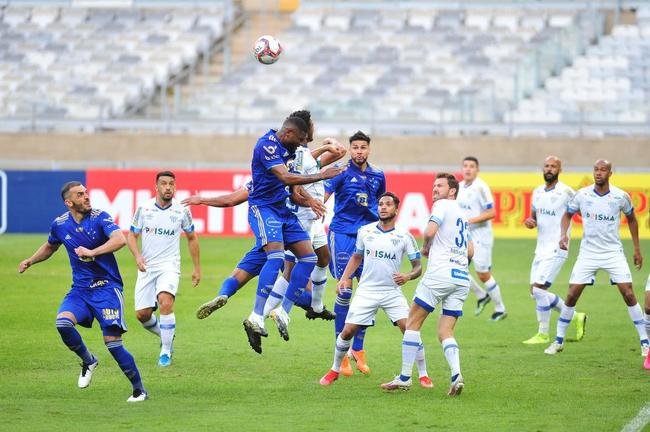 Com gols de Marcos Serrato e Renato (2), o Ava venceu o Cruzeiro por 3 a 0, neste sbado, no Mineiro, pela 12 rodada da Srie B