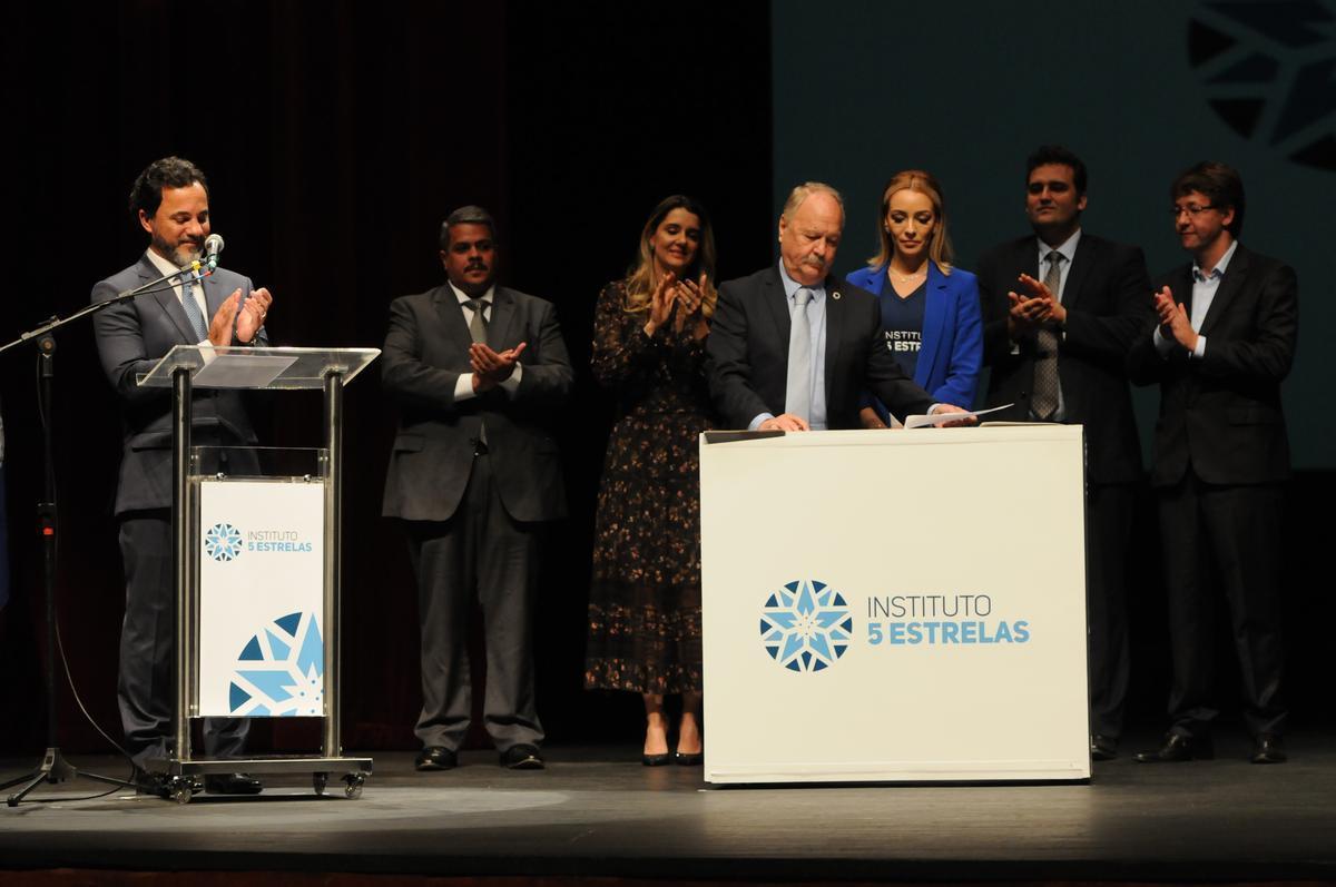 Imagens do lanamento do Instituto 5 Estrelas, no Palcio das Artes, em Belo Horizonte