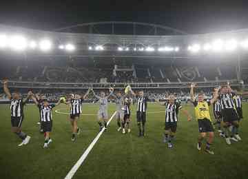 Depois de muitas críticas no começo do ano, clima mudou e Botafogo está embalado no Campeonato Brasileiro