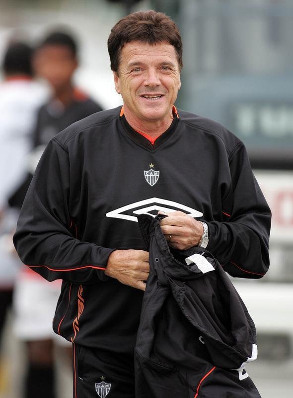 Jair Picerni - uma vitria, um empate e uma derrota
