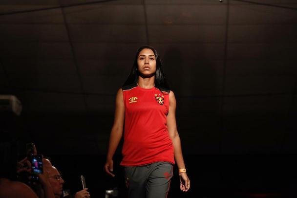 Festa de lançamento dos novos uniformes contou com a presença de jogadores e show de Paralamas de Sucesso