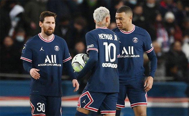 Messi teve tarde de gar�om, com assist�ncias para gols de Mbapp�, mas Neymar esteve apagado