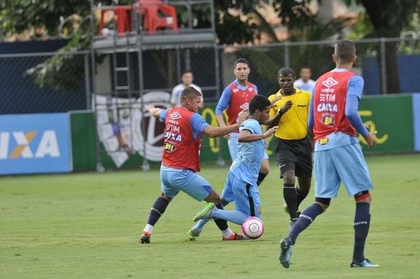 Com gols de Judivan e Rafael Sobis, Cruzeiro venceu Betinense por 2 a 0 em jogo-treino