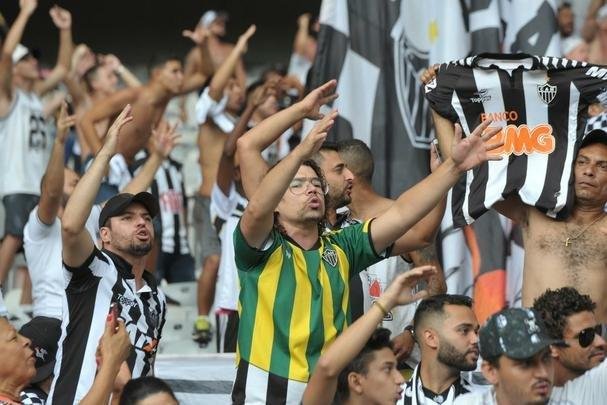 Fotos da torcida do Atltico na primeira final do Mineiro, contra o Cruzeiro, no Mineiro