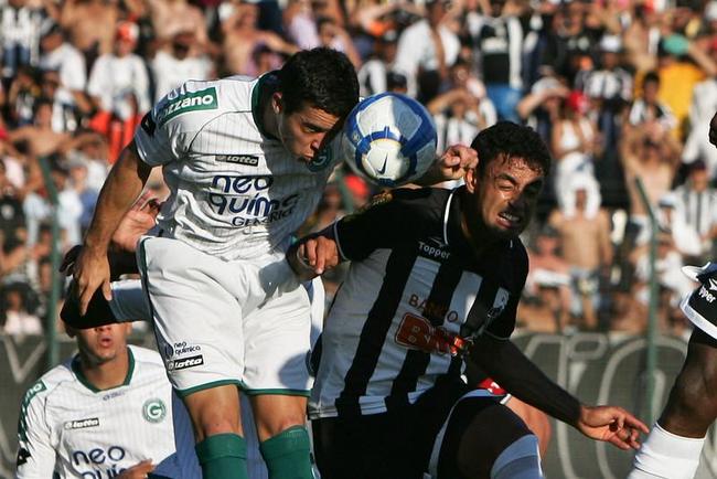 Werley em jogos com a camisa do Atlético
