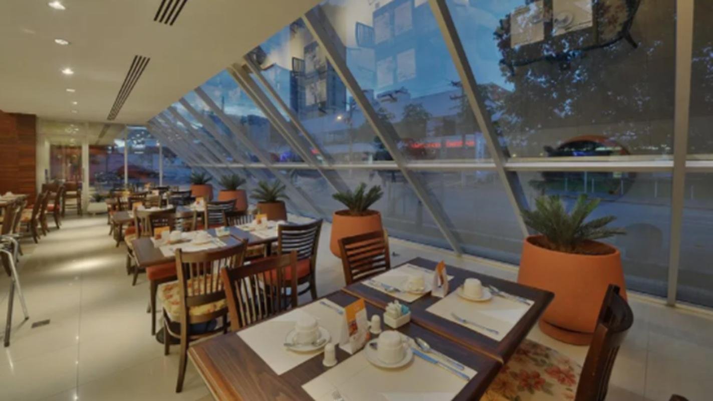 Atltico est hospedado no Hotel Deville, em Cuiab, para a deciso da Supercopa do Brasil. Neste domingo (20), s 16h, o Galo medir foras com o Flamengo, na Arena Pantanal, pelo ttulo.