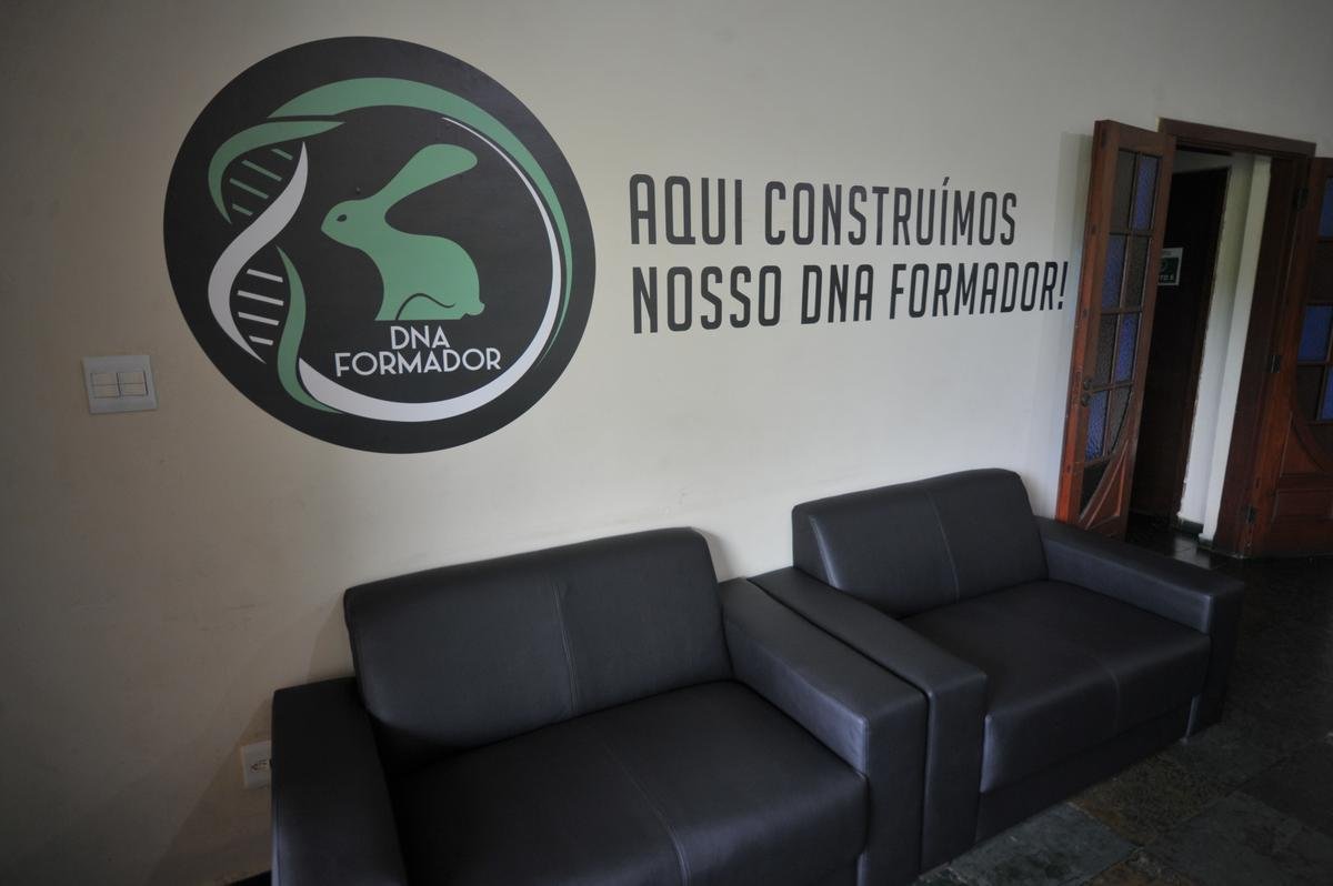 Amrica abriu Casa do Atleta, alojamento que recebe jovens das categorias de base do clube no Centro de Treinamento Lanna Drumond. Local abriga 60 jogadores. Segundo direo, contineres eram utilizados para receber atletas em perodo de testes, mas j esto desativados. Por falta de alvars da prefeitura de Contagem e laudo do Corpo de Bombeiros, Amrica realocou garotos em hotel de Belo Horizonte at regularizao do CT.