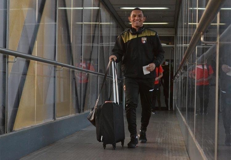 Imagens do embarque do Deportivo Lara para Belo Horizonte