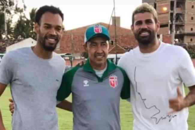 Em fevereiro, Anderson e Diego Costa estiveram juntos em treino do Lagarto, clube do interior de Sergipe