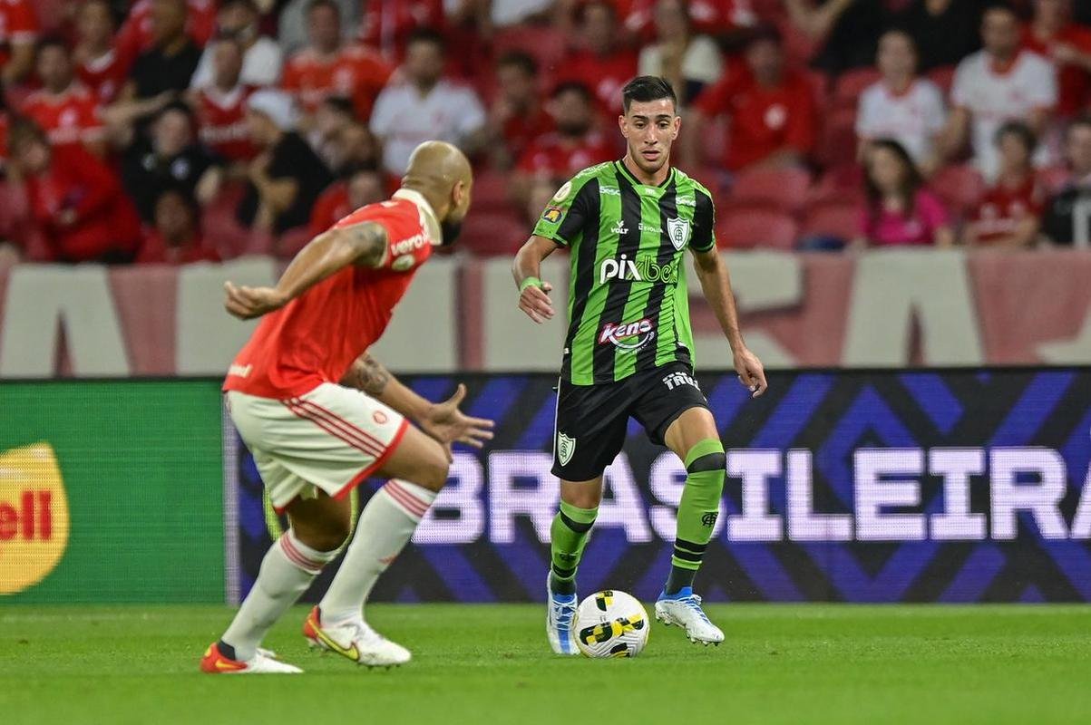 Fotos do duelo entre Internacional e Amrica, no Beira-Rio, em Porto Alegre, pela 16 rodada da Srie A do Campeonato Brasileiro.