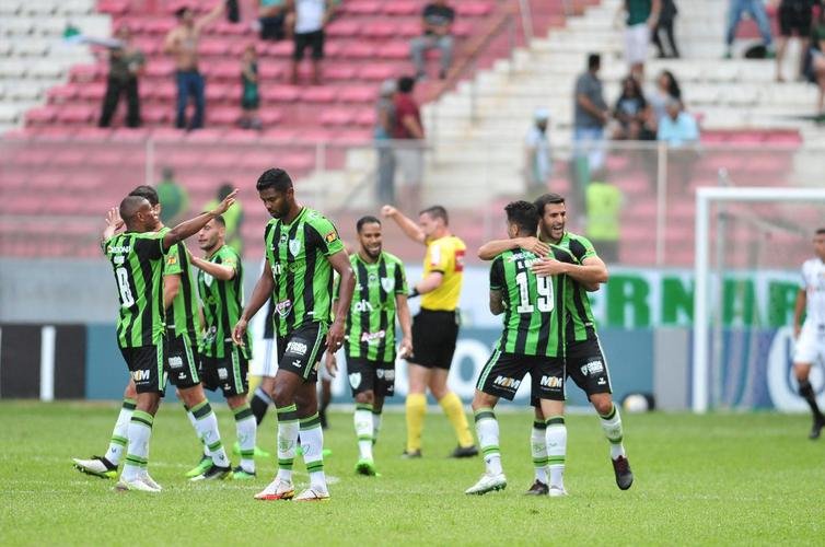 Fotos da partida entre Amrica e Atltico, no Independncia, pela 24 rodada do Campeonato Brasileiro
