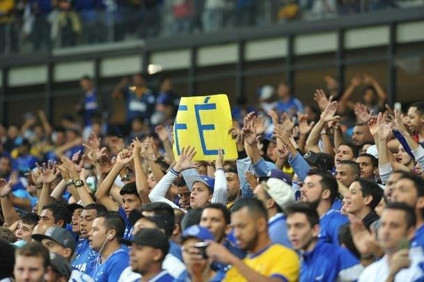 Torcida do Cruzeiro no duelo desta tera, no Mineiro, contra o Racing, pela Libertadores