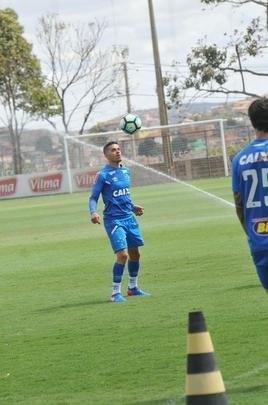 Auxiliares de Mano Menezes comandaram treino tcnico; times foram montados, mas jogadores no tiveram posio fixa no campo