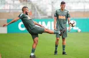 Levir Culpi comanda treino no Mineiro antes da estreia no Grupo E da Libertadores