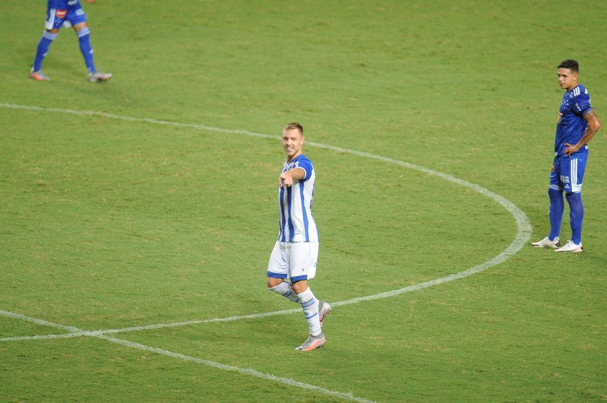 Fotos do jogo entre Cruzeiro e CSA, no Independncia, em Belo Horizonte, pela 29 rodada da Srie B do Brasileiro