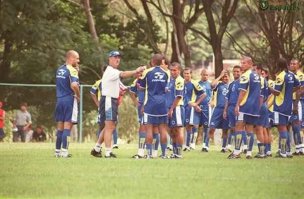Imagens da Toca da Raposa I em 2000, ano da chegada do técnico Luiz Felipe Scolari