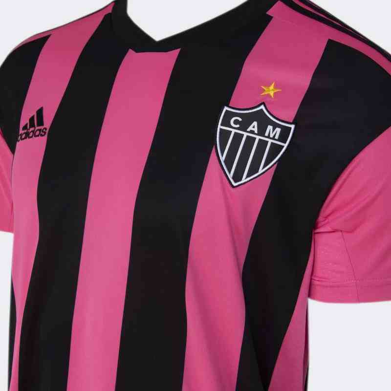 As camisas em homenagem ao 'Outubro Rosa' de 2022