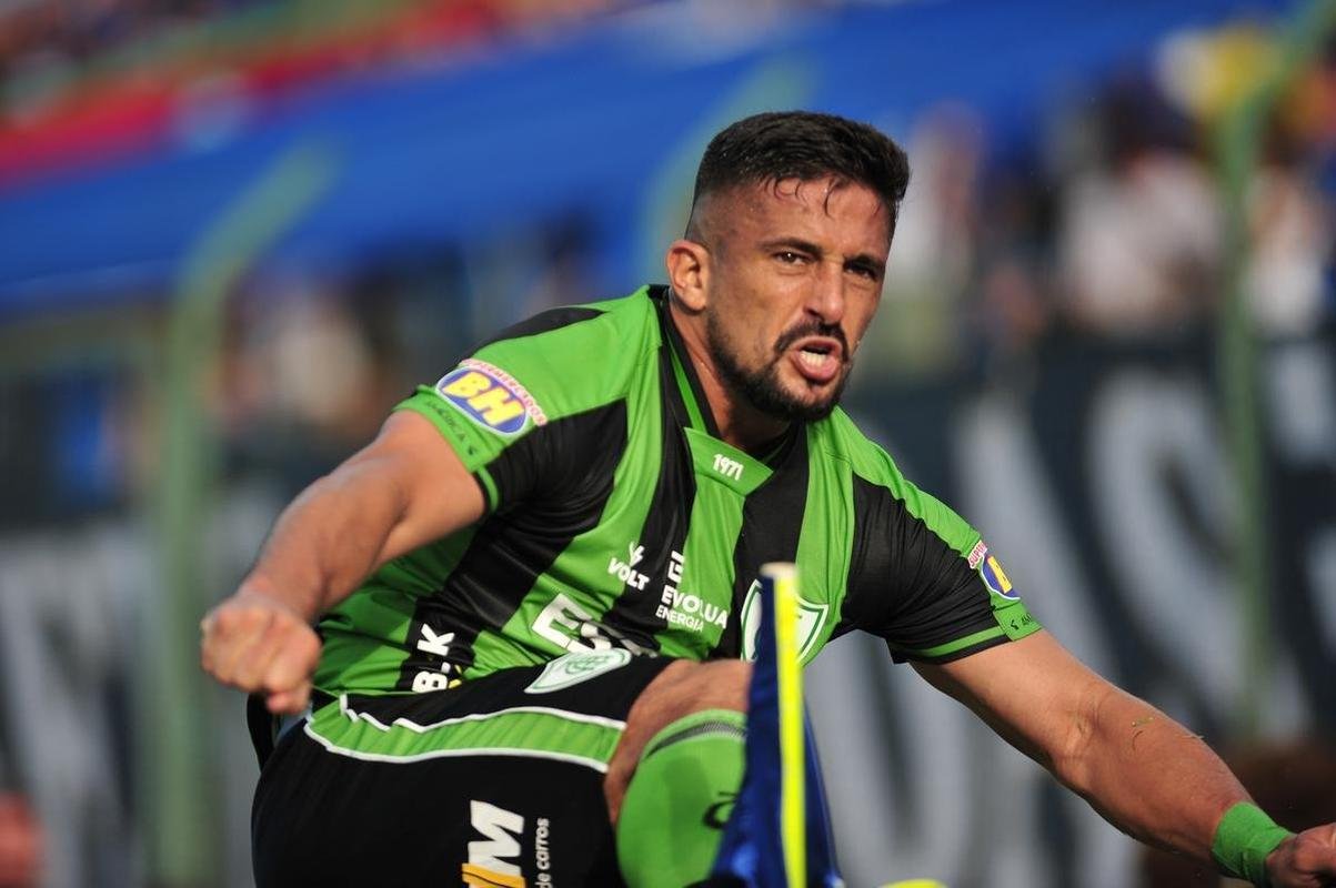 Cruzeiro e Amrica se enfrentaram na Arena do Jacar, em Sete Lagoas, pelo jogo de ida da semifinal do Campeonato Mineiro
