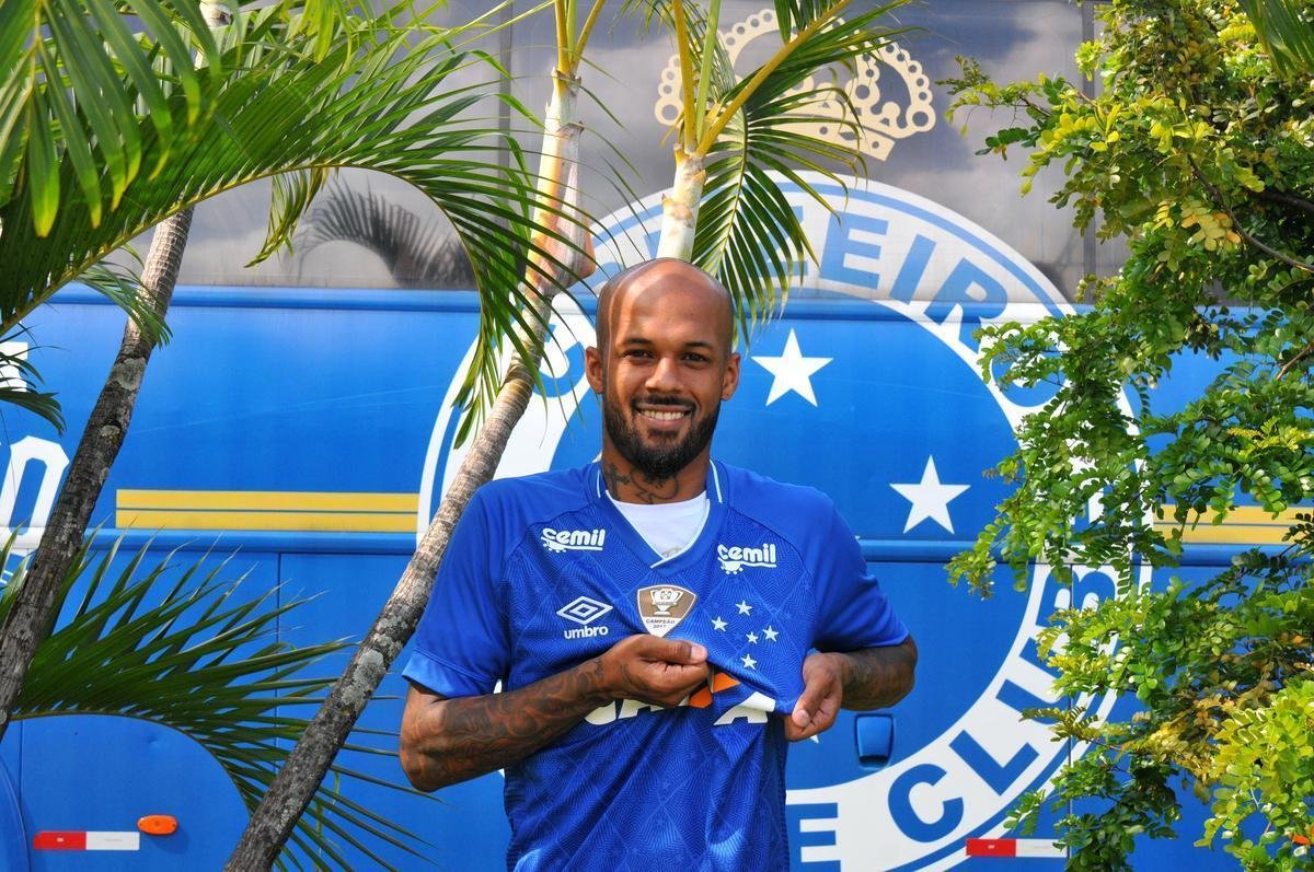 Fotos da apresentao do volante Bruno Silva no Cruzeiro (Ramon Lisboa/EM D.A Press)