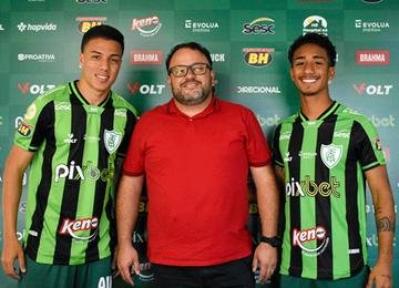 Coelho ampliou o vínculo dos jovens jogadores que são crias da base da equipe; ambos já fazem parte do time profissional