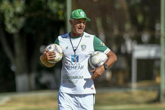 Lisca: comandante tem contrato com o Amrica at dezembro de 2021. Ele estar  frente da equipe na Srie A do Campeonato Brasileiro.