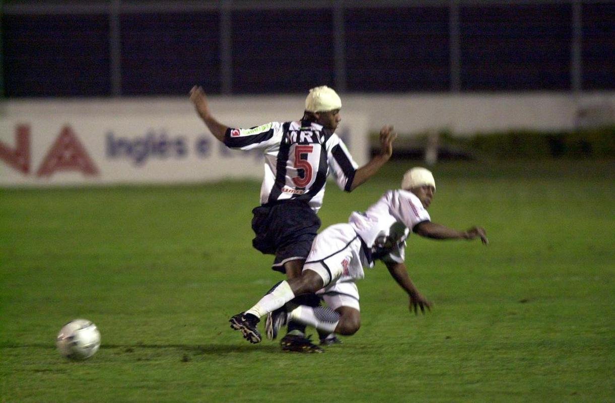 Jogos Olmpicos de Atenas, em 2004: 5 jogos, 2 empates, 3 derrotas, 5 gols marcados e 11 gols sofridos